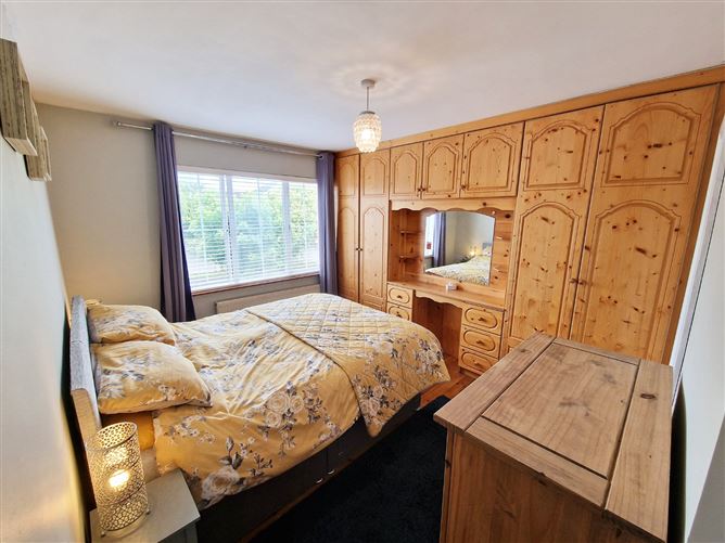 20 Carraig Dubh, Tobarteascain, Ennis, Co. Clare