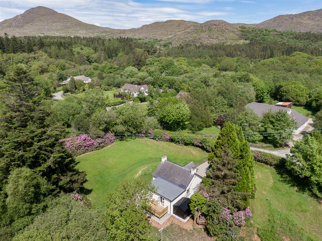 Lauragh Cottage, Lauragh, Kenmare, Co. Kerry, V93 P8P0 Lauragh Cottage, Lauragh, Kenmare, Co. Kerry, V93 P8P0