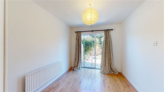 177 Roebuck Castle, Clonskeagh, Dublin 14.