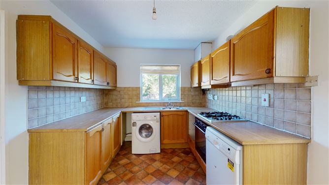 177 Roebuck Castle, Clonskeagh, Dublin 14.