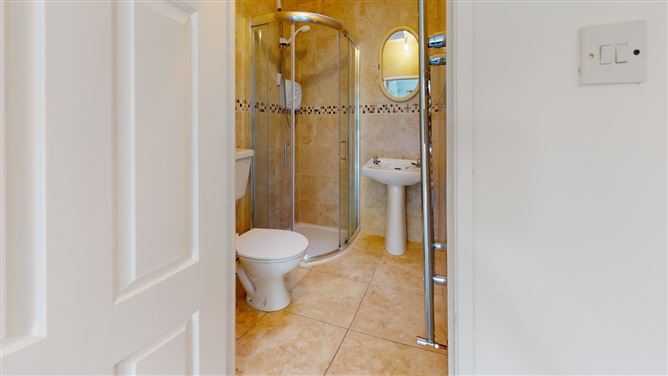 177 Roebuck Castle, Clonskeagh, Dublin 14.