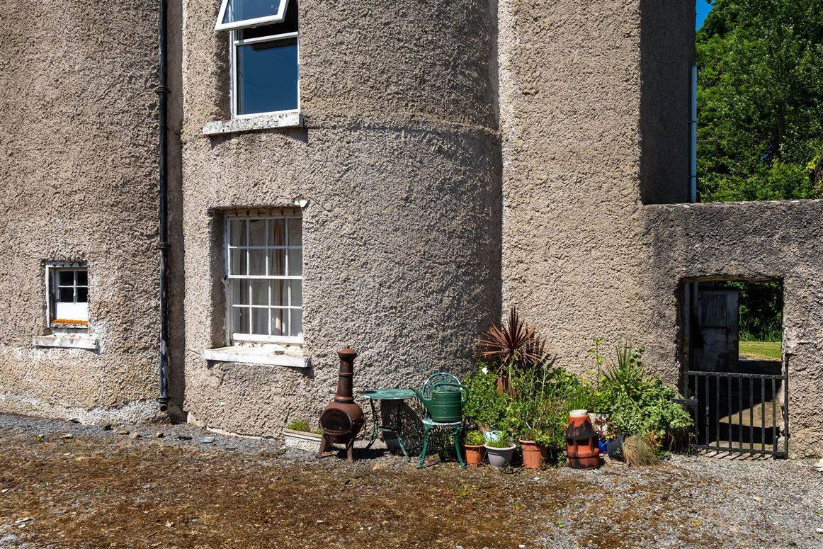 On 1.6 Acres Kenmare Castle , Hospital, Limerick On 1.6 Acres Kenmare Castle , Hospital, Limerick