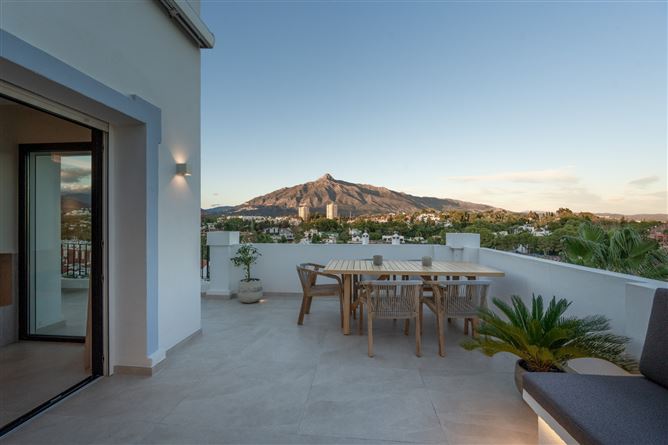 Spain, Marbella, Nueva Andalucia - COSTA-00850P