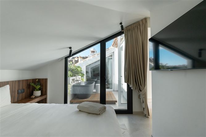 Spain, Marbella, Nueva Andalucia - COSTA-00850P