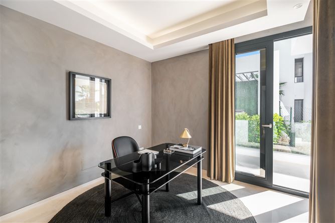 {name:Malaga, codeiso:MA}, Estepona, Estepona East, El Paraiso, Spain - COSTA-01182P