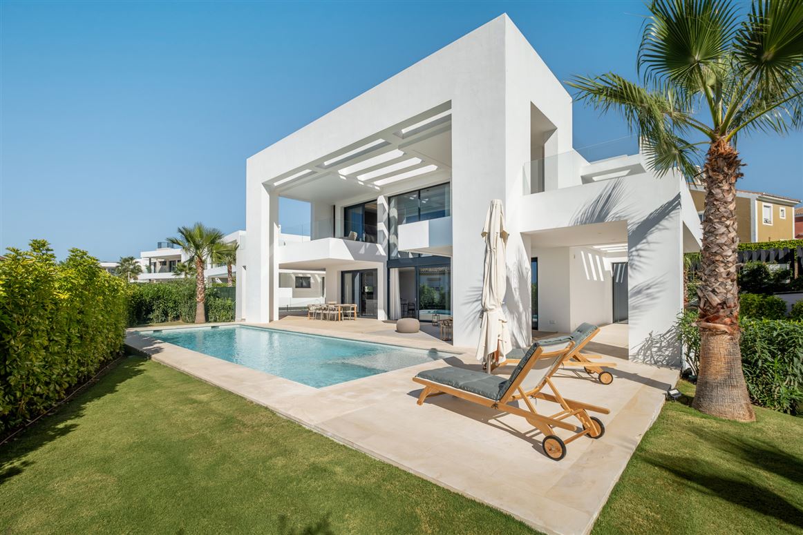 {name:Malaga, codeiso:MA}, Estepona, Estepona East, El Paraiso, Spain - COSTA-01182P