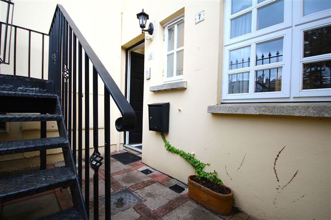 Monkstown Gate, Monkstown, Dublin