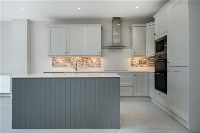 9 The Avenue, Green Lane Manor, Rathcoole, Co. Dublin