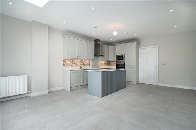 9 The Avenue, Green Lane Manor, Rathcoole, Co. Dublin