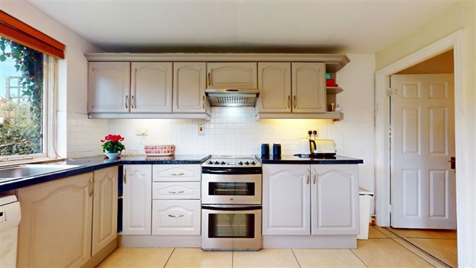 73 Ludford Park, Ballinteer, Dublin 16