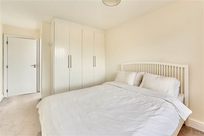 Photo 9 of 15 — 103 Fernleigh Drive, Castleknock, Dublin 15