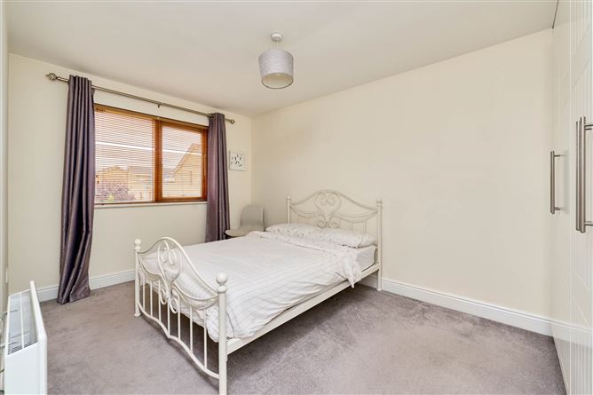 Photo 11 of 15 — 103 Fernleigh Drive, Castleknock, Dublin 15