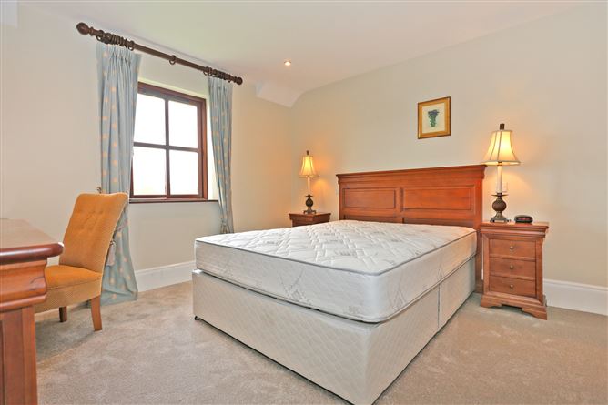 15 Adare Villas, Adare Manor, Adare, Co. Limerick