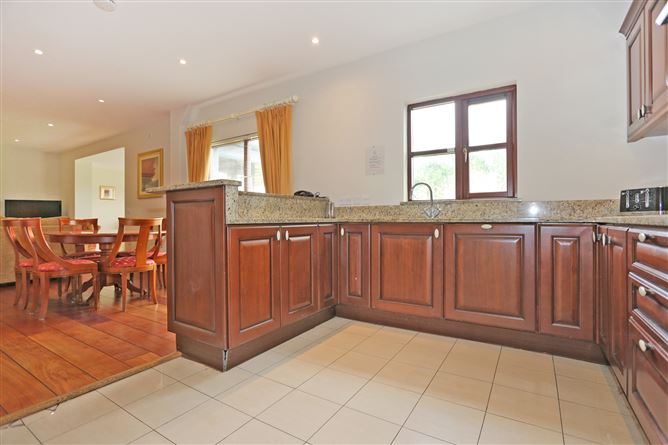 15 Adare Villas, Adare Manor, Adare, Co. Limerick