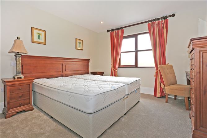 15 Adare Villas, Adare Manor, Adare, Co. Limerick