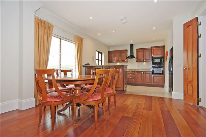 15 Adare Villas, Adare Manor, Adare, Co. Limerick