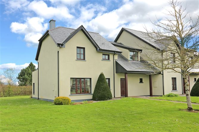 15 Adare Villas, Adare Manor, Adare, Co. Limerick
