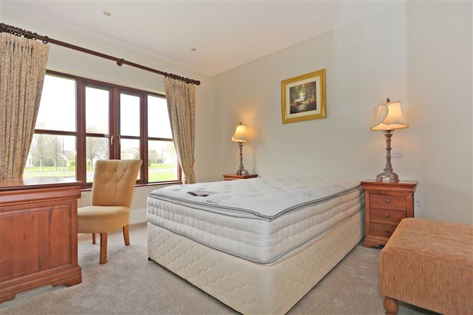 15 Adare Villas, Adare Manor, Adare, Co. Limerick