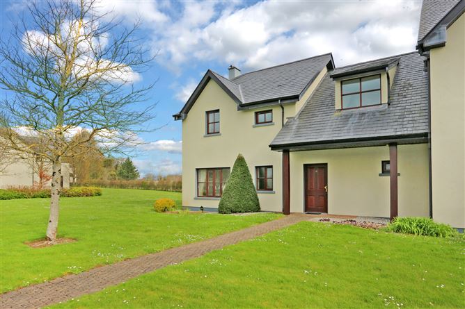 15 Adare Villas, Adare Manor, Adare, Co. Limerick