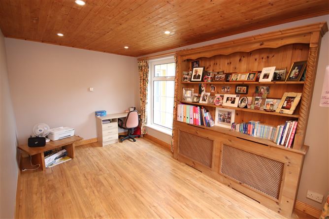 11 The Elms, Cut Bush, Curragh, Kildare