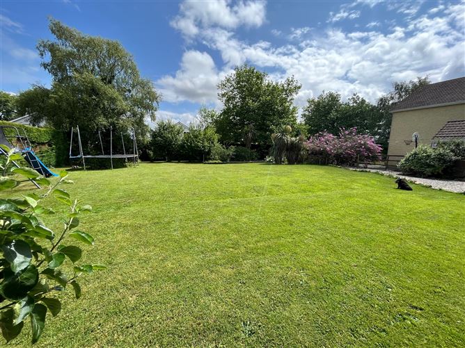 11 The Elms, Cut Bush, Curragh, Kildare