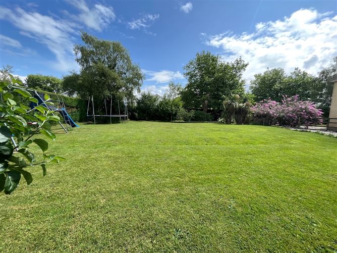 11 The Elms, Cut Bush, Curragh, Kildare