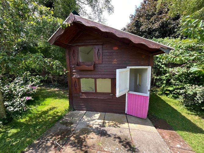 11 The Elms, Cut Bush, Curragh, Kildare