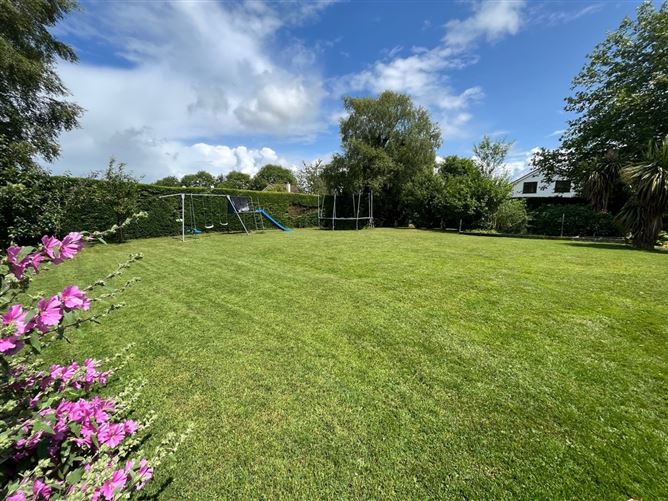 11 The Elms, Cut Bush, Curragh, Kildare
