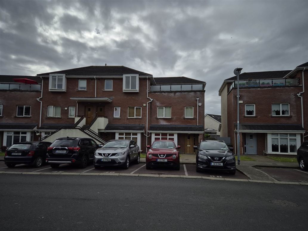 42 Hansted Crescent, Lucan, County Dublin