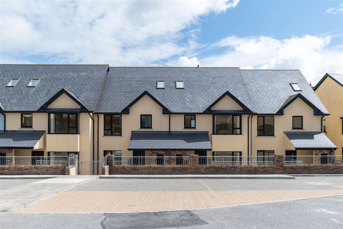 34 The Estuary, Spa Hill, Youghal, Co. Cork.