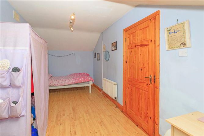 24 Glenwood, Newport, Tipperary