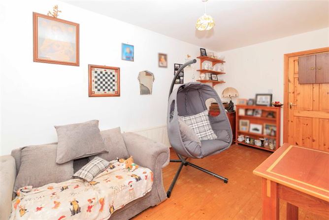 24 Glenwood, Newport, Tipperary