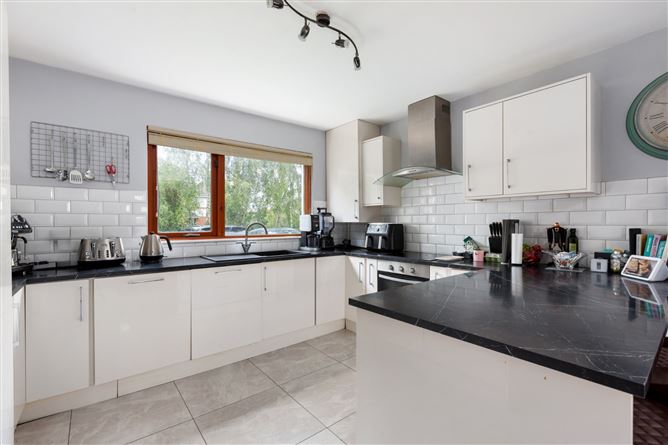 71 Hunters Way, Hunterswood, Ballycullen, Dublin 24