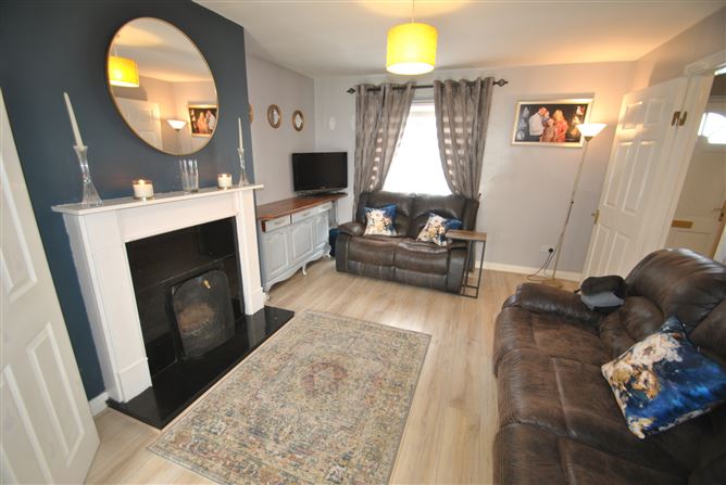 7 Ayrhill Court, Roscrea, Co. Tipperary