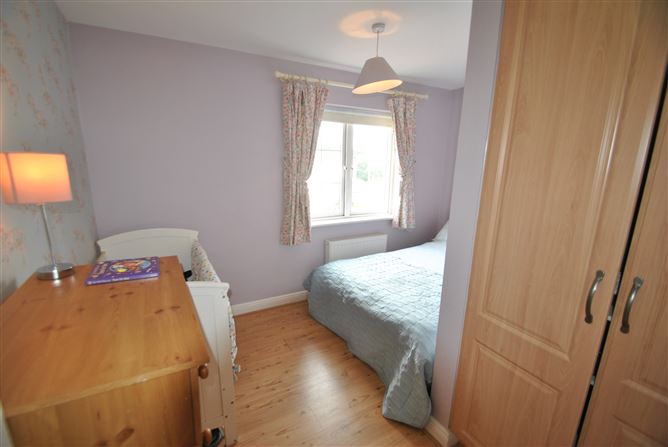 7 Ayrhill Court, Roscrea, Co. Tipperary
