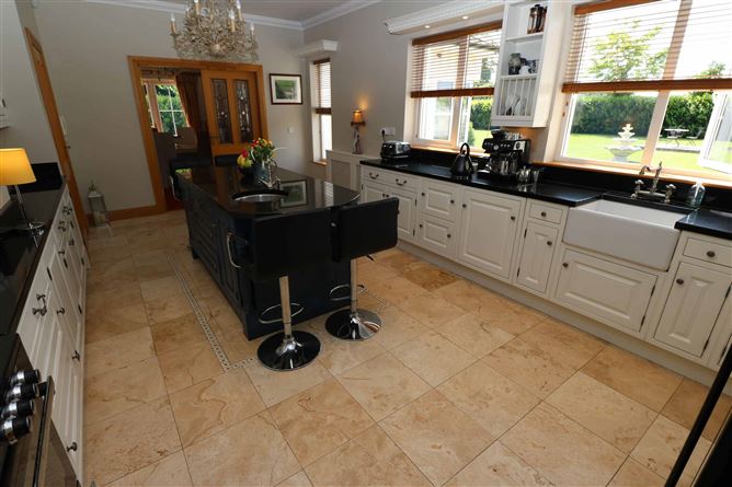 Elvana House, Louth Hall, Tallanstown, Louth