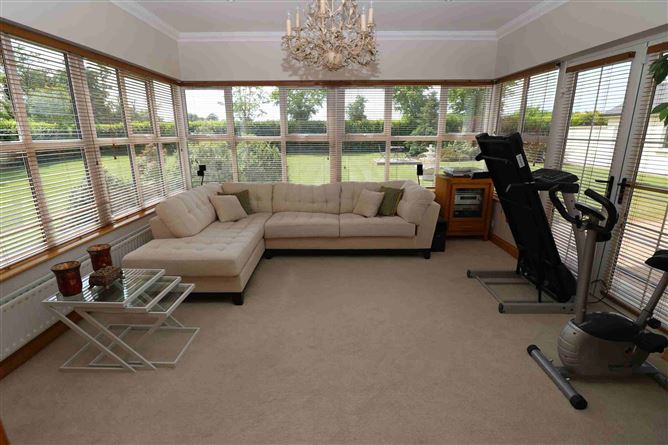 Elvana House, Louth Hall, Tallanstown, Louth