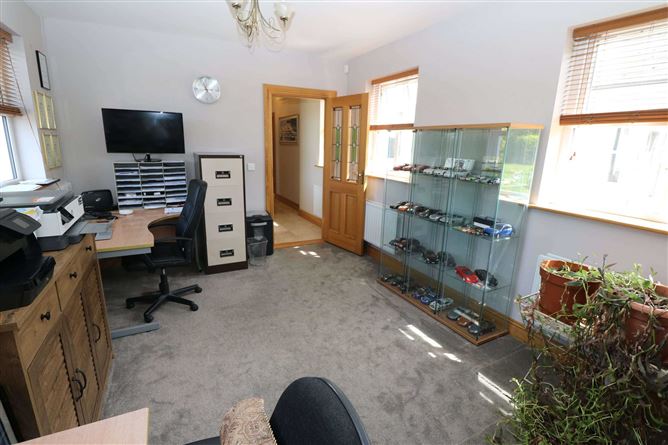 Elvana House, Louth Hall, Tallanstown, Louth