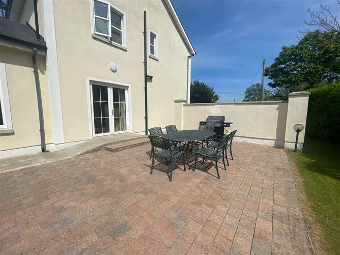 Elvana House, Louth Hall, Tallanstown, Louth