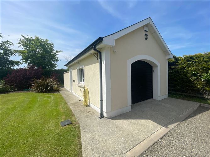 Elvana House, Louth Hall, Tallanstown, Louth