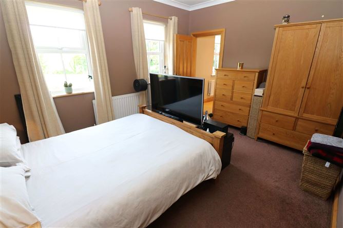 Elvana House, Louth Hall, Tallanstown, Louth