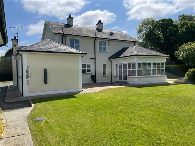 Elvana House, Louth Hall, Tallanstown, Louth