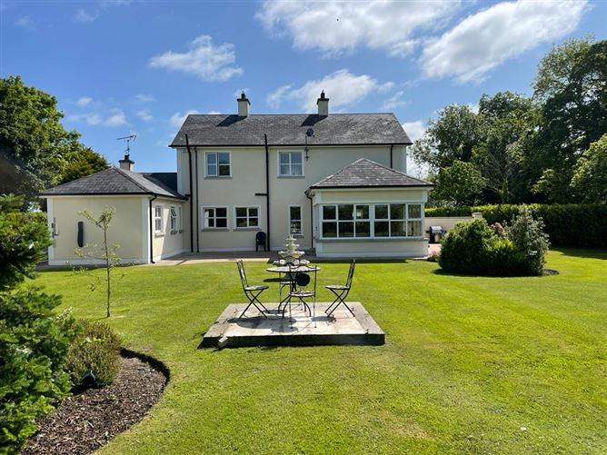 Elvana House, Louth Hall, Tallanstown, Louth