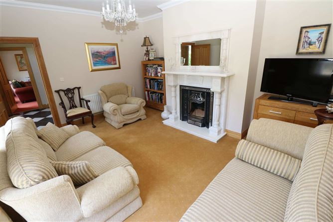 Elvana House, Louth Hall, Tallanstown, Louth