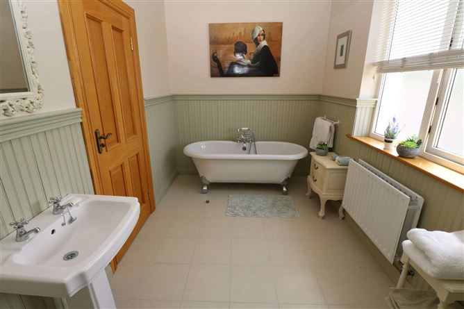 Elvana House, Louth Hall, Tallanstown, Louth