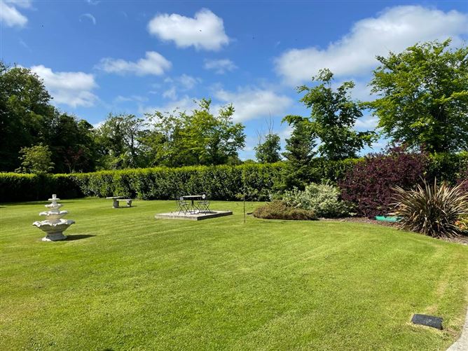 Elvana House, Louth Hall, Tallanstown, Louth