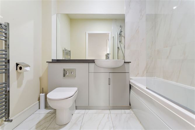 32 Orchard Hall, Hamilton Park, Castleknock, Dublin 15.