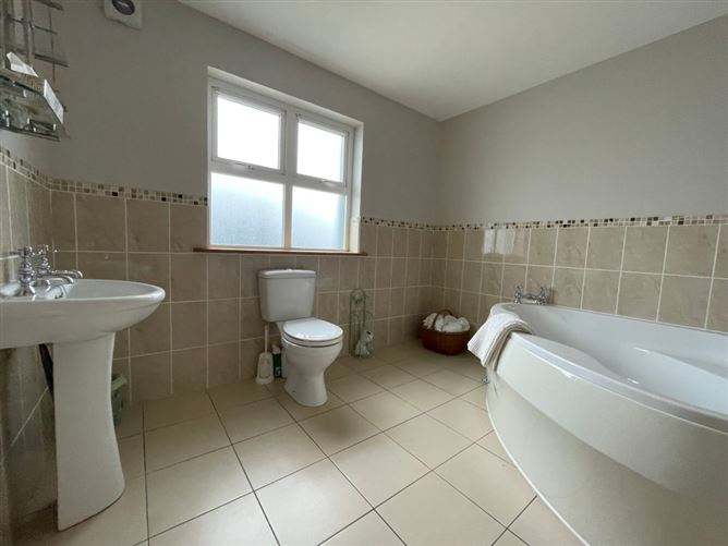 4 Lag Na Carraige, Carrickmagarvey, Gweedore, Donegal