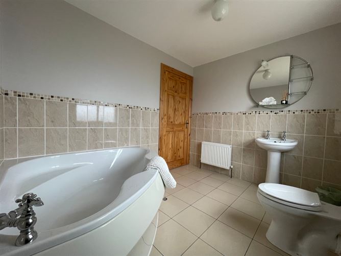 4 Lag Na Carraige, Carrickmagarvey, Gweedore, Donegal