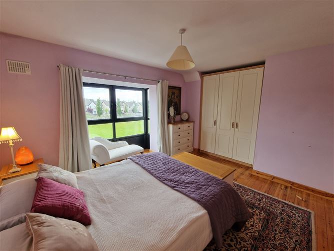 22 Garden View, Clarecastle, Ennis, Co. Clare